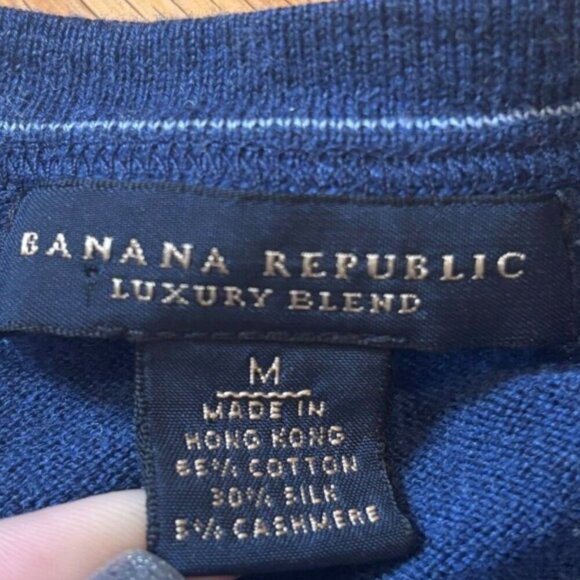 Banana Republic Mens Sweater Luxury Blend Navy Blue Long Sleeve V-Neck Size M - Picture 2 of 3